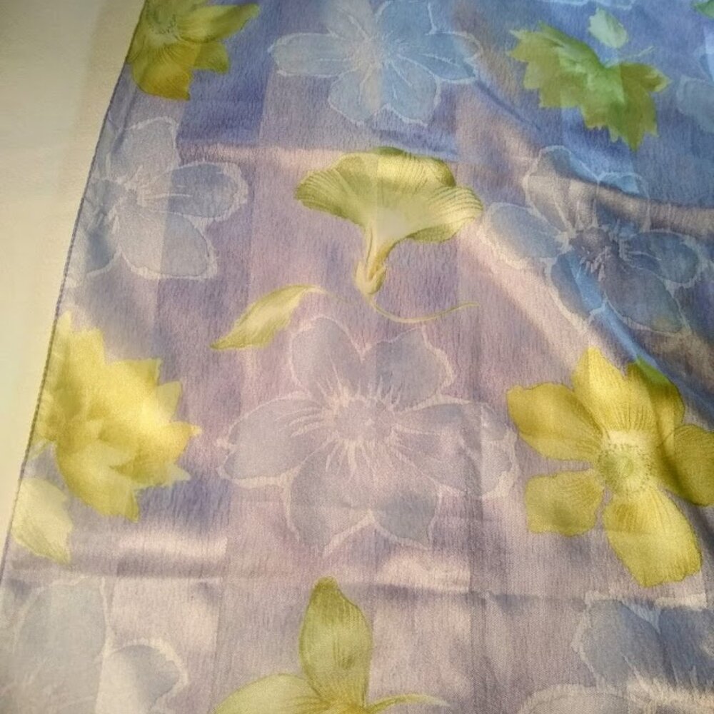 Art of the Scarf  lavender/green-yellow